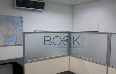 Imagem: O depósito possui 2 Vagas na garagem e 77m² de Área e está