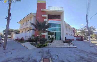 Imagem: O depósito possui 5 Vagas na garagem, 1.726m² de Área e