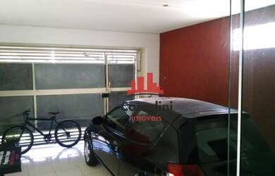 Imagem: A casa possui 1 Dormitório, 1 Banheiro, 2 Vagas na garagem