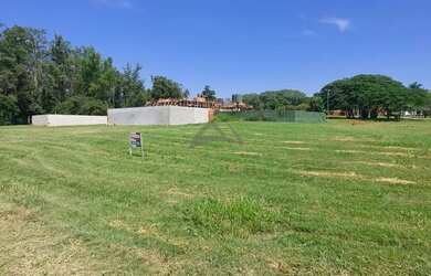 Imagem: O terreno possui 469m² de Área e Imóvel novo e está localizado