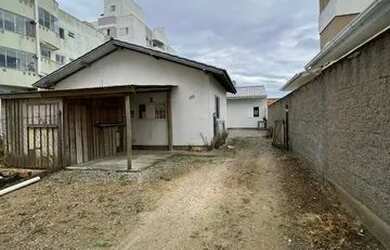 Imagem 5: Vendo Terreno com 2 casa. Churrasqueira, 1 Vaga na garageme2 Dormitórios