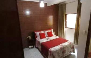 Imagem: A casa possui 2 Dormitórios, 1 Banheiro, 1 Vaga na garagem