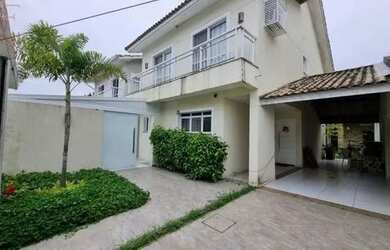 Imagem: A casa em condomínio possui 4 Dormitórios, 4 Banheiros, 2