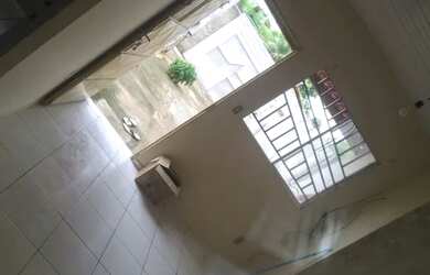 Imagem: A casa possui 2 Dormitórios, 1 Banheiro, 3 Vagas na garagem