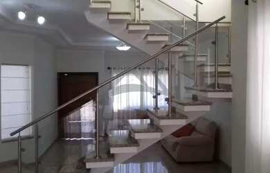 Imagem: A casa em condomínio possui 3 Dormitórios, 5 Banheiros, 4