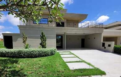 Imagem: A casa em condomínio possui 4 Dormitórios, 5 Banheiros, 4