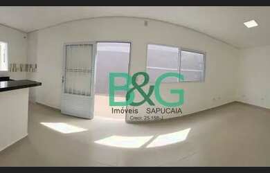 Imagem: A casa possui 3 Dormitórios, 2 Banheiros, 3 Vagas na garagem