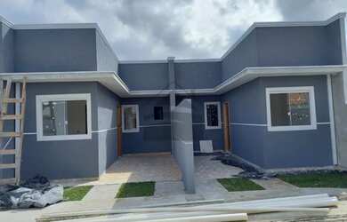 Imagem: A casa possui 2 Dormitórios, 1 Banheiro, 1 Vaga na garagem