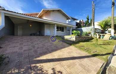 Imagem: A casa em condomínio possui 3 Dormitórios, 3 Banheiros, 4