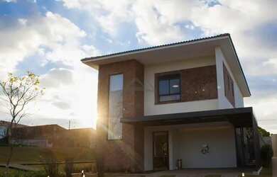 Imagem: A casa em condomínio possui 3 Dormitórios, 4 Banheiros, 4