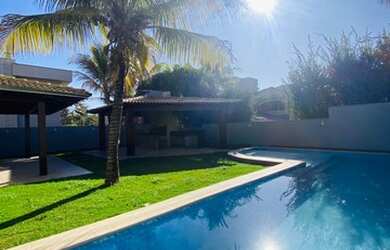 Imagem: A casa em condomínio possui 4 Dormitórios, 5 Banheiros, 4