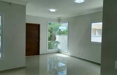 Imagem: A casa em condomínio possui 3 Dormitórios, 3 Banheiros, 4