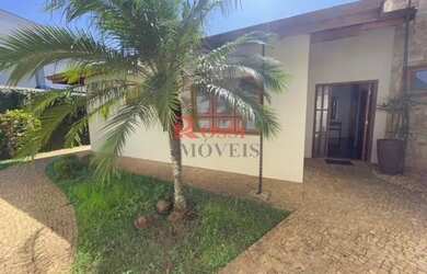 Imagem: A casa em condomínio possui 5 Dormitórios, 3 Banheiros, 4