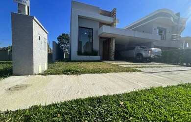 Imagem: A casa em condomínio possui 3 Dormitórios, 3 Banheiros, 2