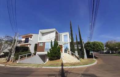 Imagem: A casa em condomínio possui 3 Dormitórios, 4 Banheiros, 2