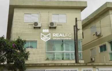 Imagem: A casa possui 3 Dormitórios, 1 Banheiro, 2 Vagas na garagem