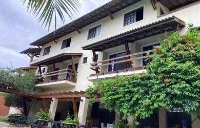 Imagem: A casa possui 5 Dormitórios, 4 Vagas na garagem e está localizado