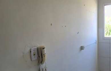 Imagem: O apartamento possui 2 Dormitórios, 1 Banheiro, 1 Vaga na garagem