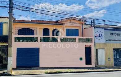 Imagem: A casa possui 3 Dormitórios, 3 Banheiros, 200m² de Área e