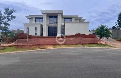 Imagem: A casa em condomínio possui 5 Dormitórios, 5 Banheiros, 5