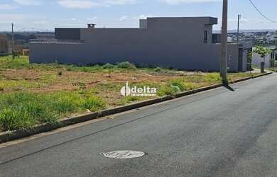 Imagem: O terreno possui 250m² de Área e está localizado em Aclimação