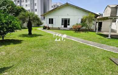 Imagem: A casa possui 4 Dormitórios, 2 Banheiros, 150m² de Área e