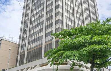 Imagem: O depósito possui 3 Vagas na garagem, 90m² de Área e está