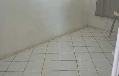 Imagem 9: Vendo uma casa em Guarapari no bairro coroado. A casa tem três quartos sala espaçosa