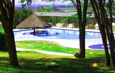 Imagem: O apartamento possui 1 Dormitório, 1 Banheiro, 2 Vagas na garagem