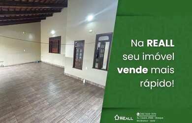 Imagem: A casa possui 4 Dormitórios, 1 Banheiro, 2 Vagas na garagem