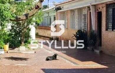 Imagem: A casa possui 3 Dormitórios, 3 Banheiros, 2 Vagas na garagem