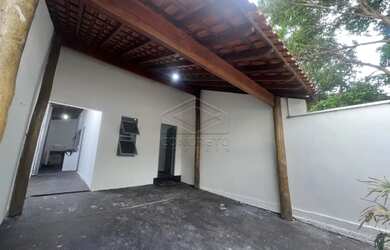 Imagem: A casa à venda possui 2 Dormitórios, 2 Banheiros, 2 Vagas