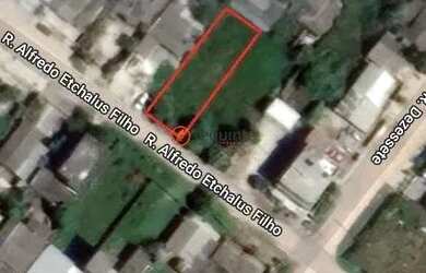 Imagem: O terreno possui 360m² de Área e está localizado em Três