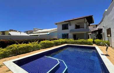 Imagem: A casa em condomínio possui 4 Dormitórios, 4 Banheiros, 2