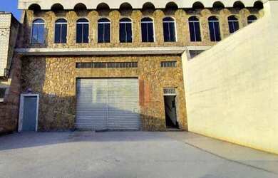 Imagem: O depósito possui 5 Vagas na garagem, 500m² de Área e está