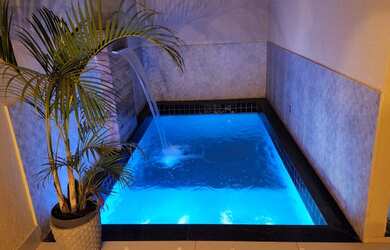 Imagem: A casa possui 3 Dormitórios, 2 Banheiros, 1 Vaga na garagem