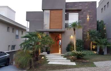 Imagem: A casa em condomínio possui 4 Dormitórios, 5 Banheiros, 5