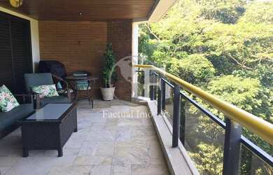 Imagem: O apartamento possui 3 Dormitórios, 4 Banheiros, 2 Vagas na