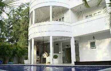 Imagem: A casa em condomínio possui 4 Dormitórios, 5 Banheiros, 5