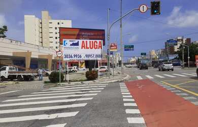 Imagem: O depósito possui 5 Vagas na garagem, 1.579m² de Área e