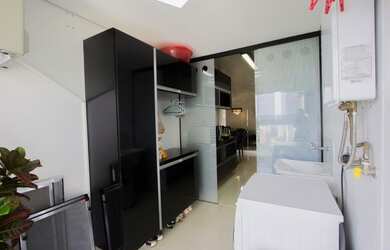 Imagem: O apartamento possui 1 Dormitório, 1 Banheiro, 1 Vaga na garagem