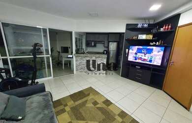 Imagem: O apartamento possui 3 Dormitórios, 2 Banheiros, 2 Vagas na