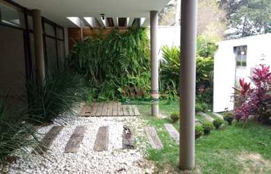 Imagem: O depósito possui 3 Vagas na garagem, 287m² de Área e está