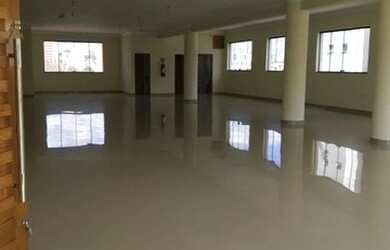 Imagem: O depósito possui 5 Vagas na garagem, 1710m² de Área e está