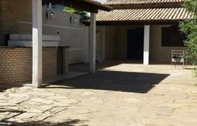 Imagem: A casa em condomínio possui 3 Dormitórios, 2 Banheiros, 2