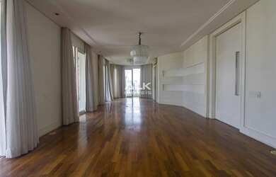 Imagem: O apartamento possui 4 Dormitórios, 5 Banheiros, 4 Vagas na