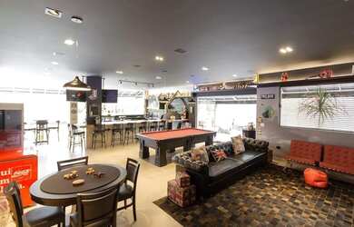 Imagem: A casa em condomínio possui 5 Dormitórios, 5 Banheiros, 1.280m²