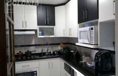 Imagem: O apartamento possui 3 Dormitórios, 1 Banheiro, 1 Vaga na garagem