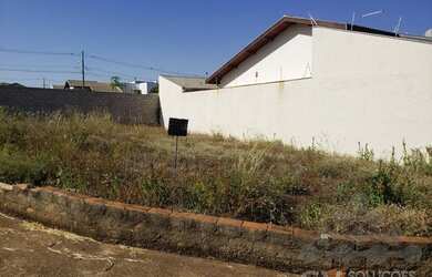 Imagem: O terreno possui 288m² de Área e está localizado em Jardim