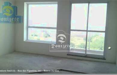 Imagem: O depósito possui 2 Vagas na garagem, 74m² de Área e está